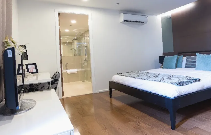 15 Sukhumvit Residences