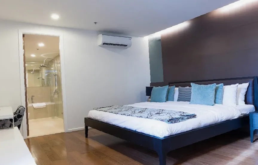 15 Sukhumvit Residences