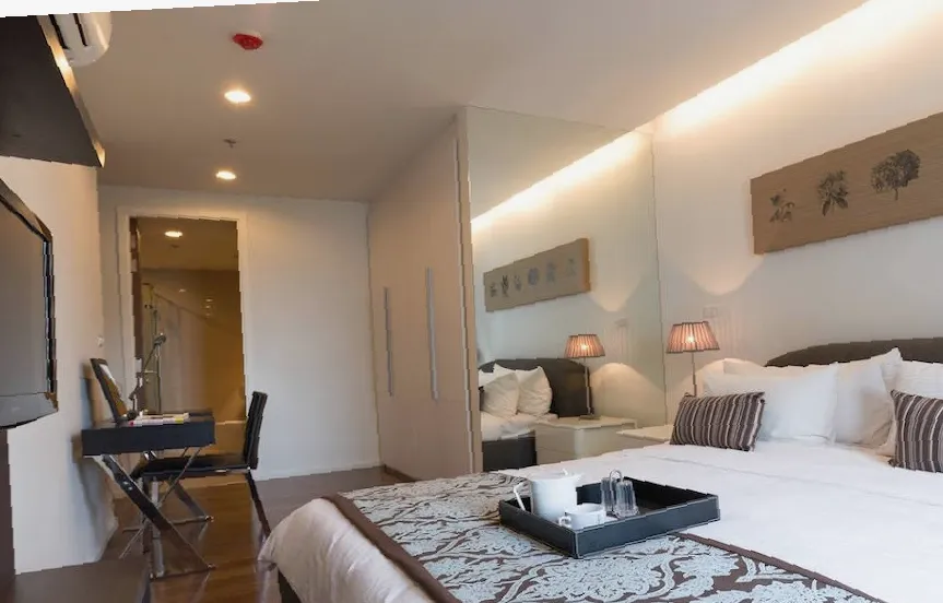 15 Sukhumvit Residences
