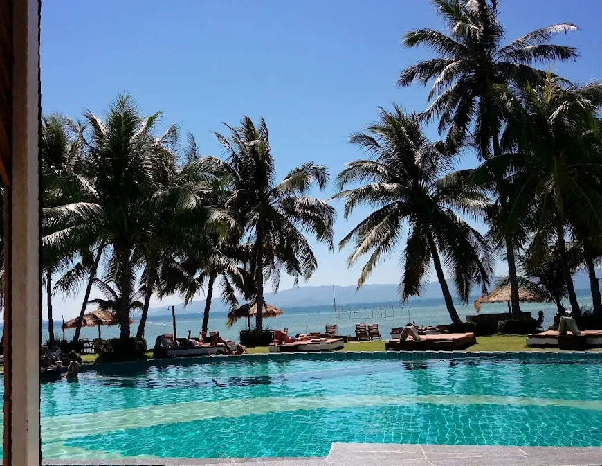 Castaway Beach Bar