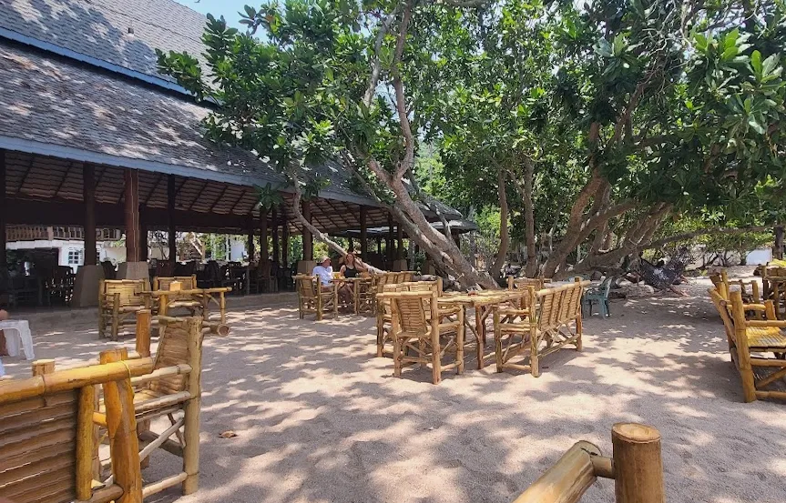 Fishbowl Beach Bar