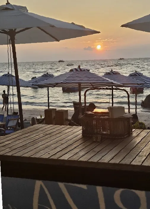 NDIIGO Beach Club Koh Tao