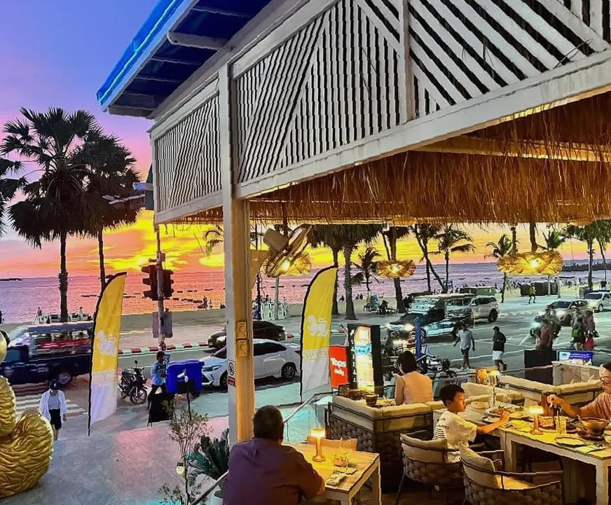 Playa Bistro & Lounge