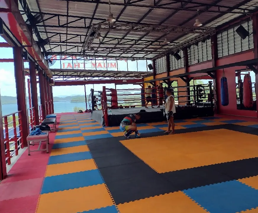 Khun Suek Muay Thai