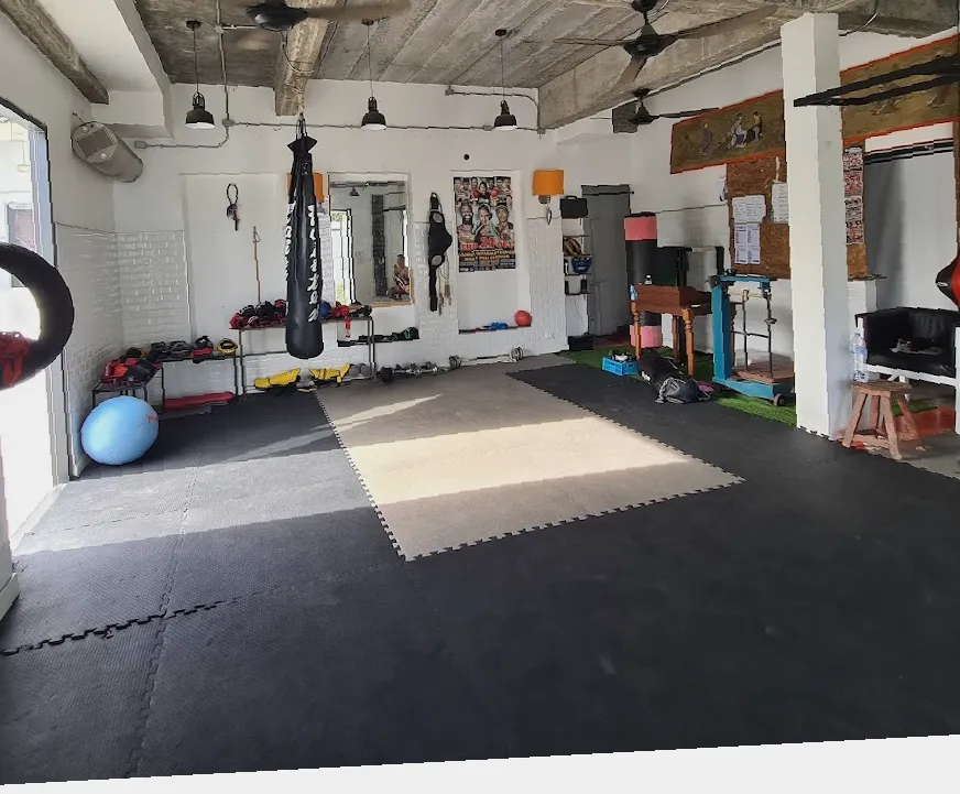 Tom Muay Thai