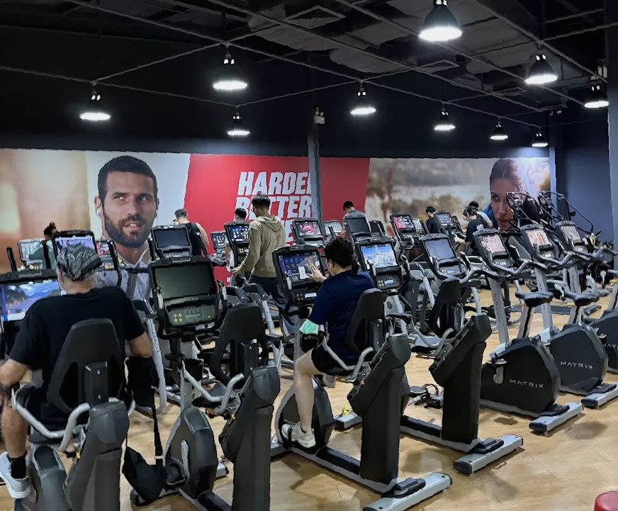Jetts 24 Hour Fitness - Robinson Lifestyle Latkrabang